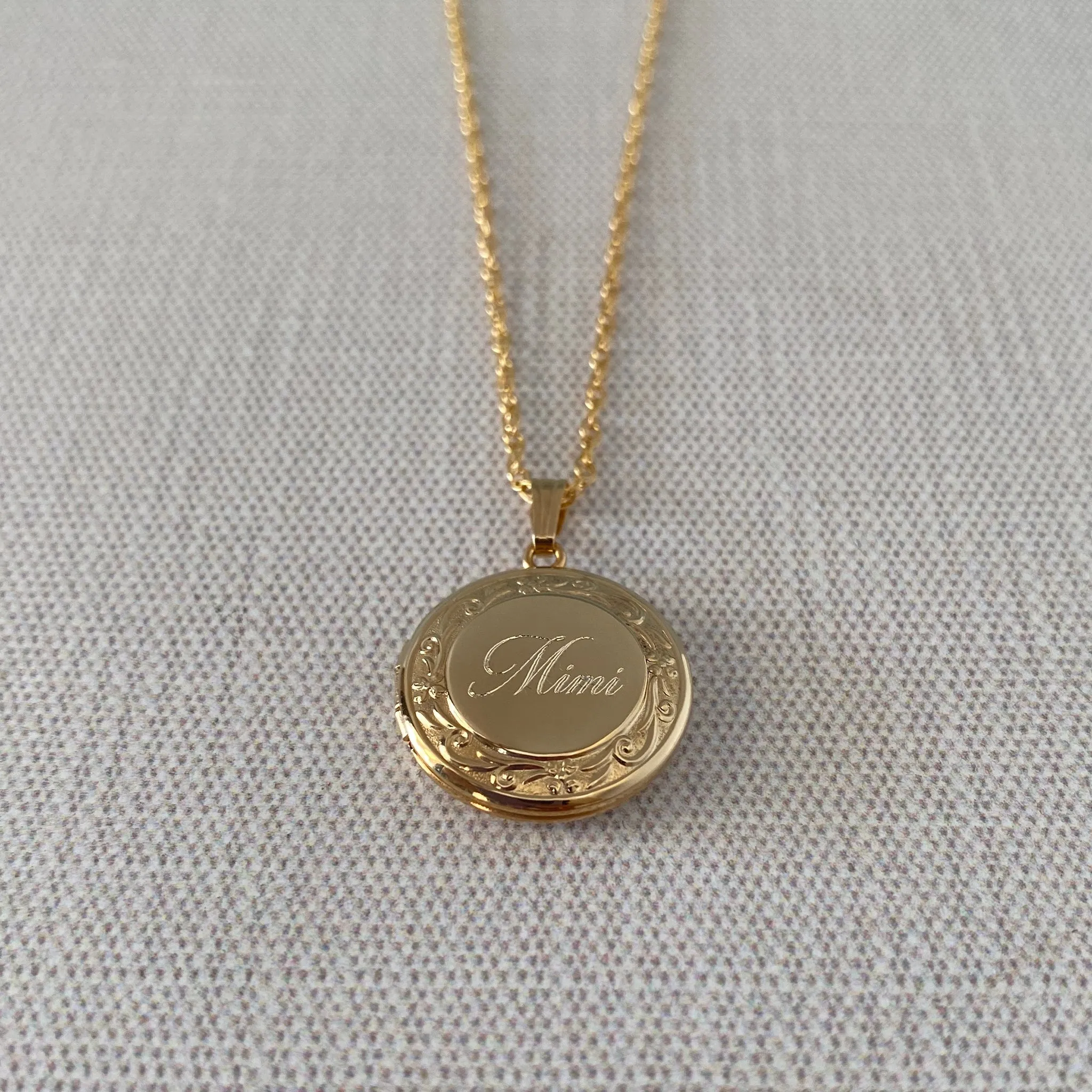 14K Gold Filled Floral 19mm Round Locket Necklace