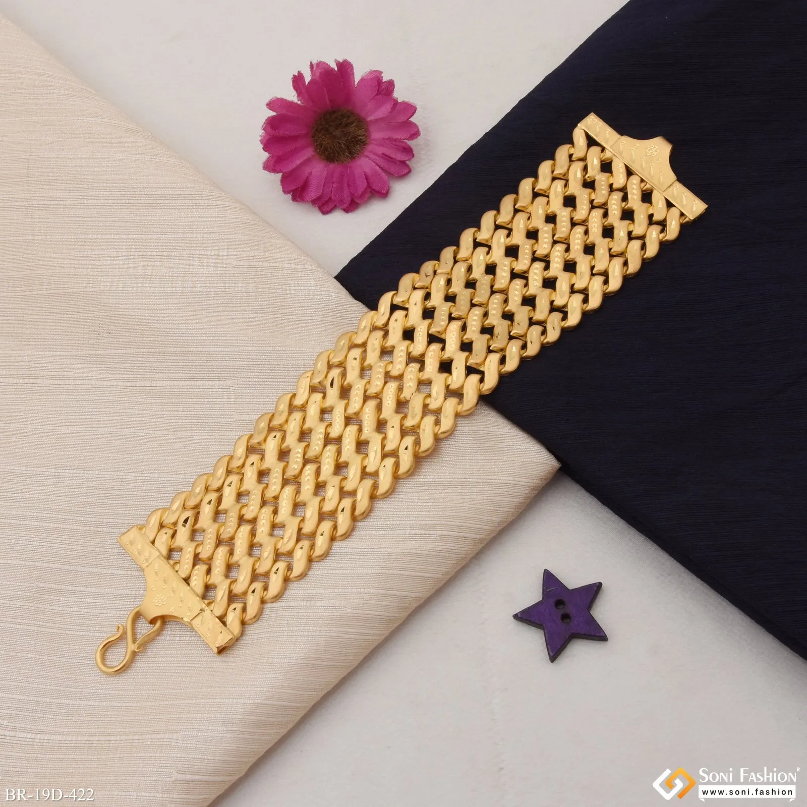 Artisanal Design Gold Plated Pokal Bracelet for Men - Style D422