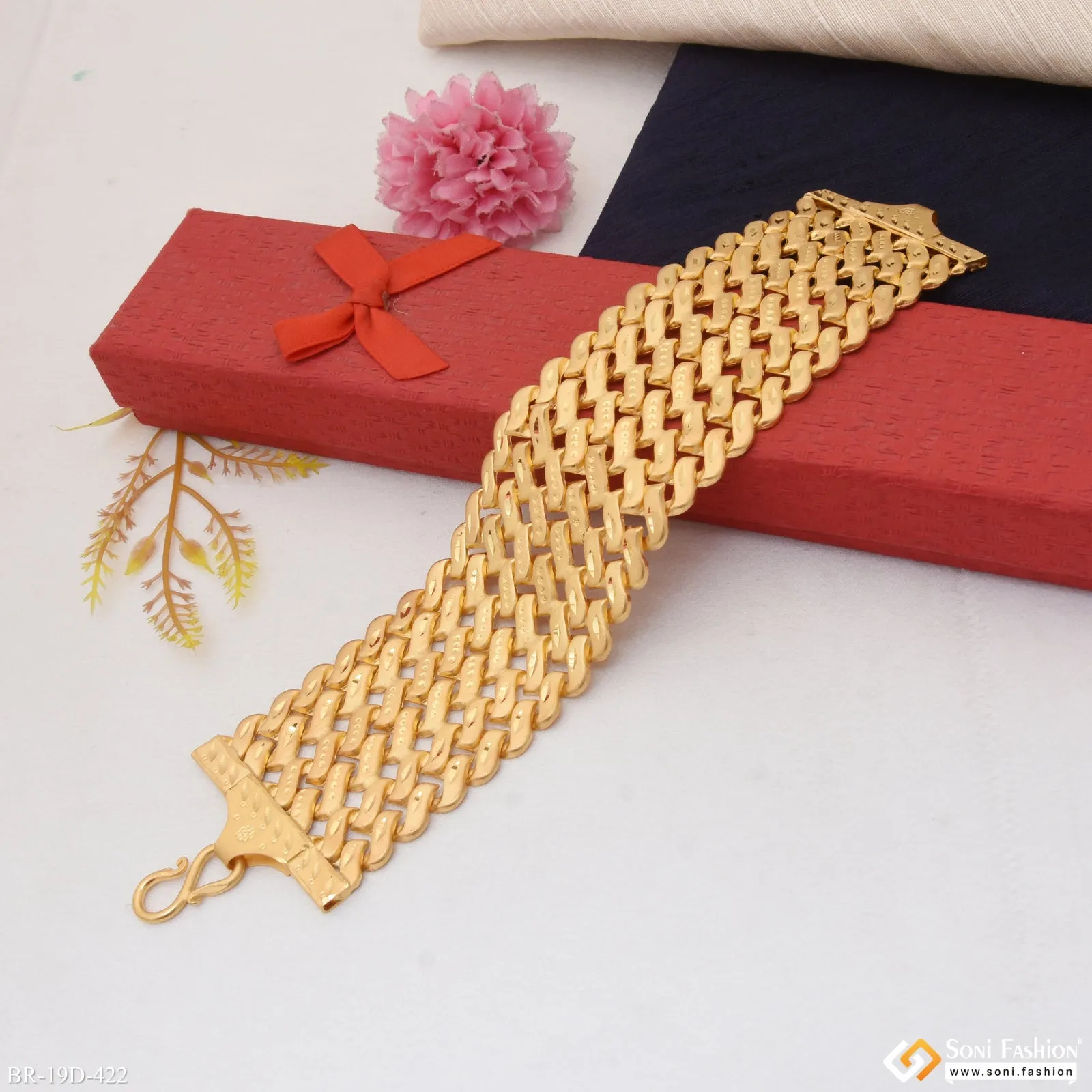 Artisanal Design Gold Plated Pokal Bracelet for Men - Style D422