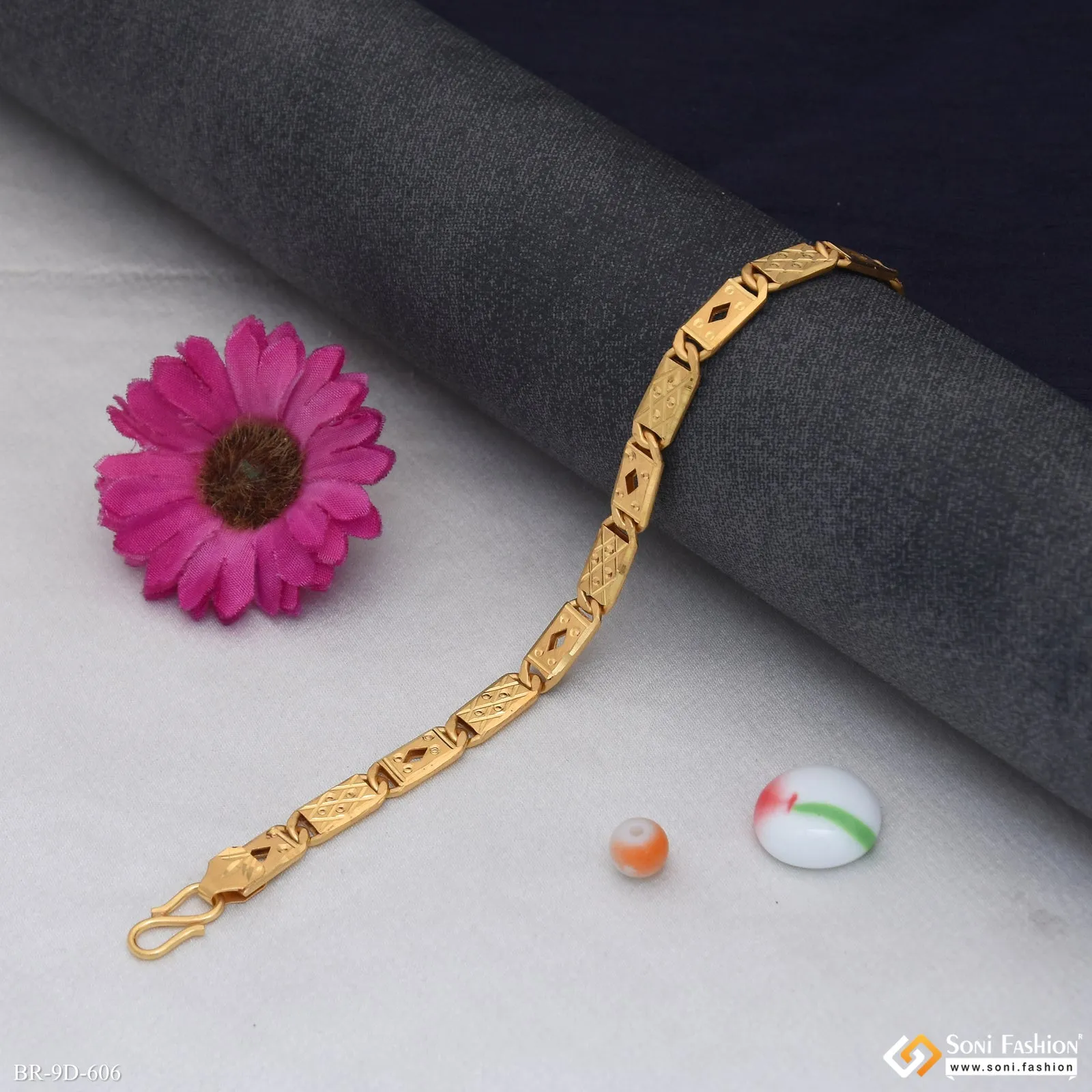 Awesome Design Gold Plated Nawabi Bracelet for Men - Style D606