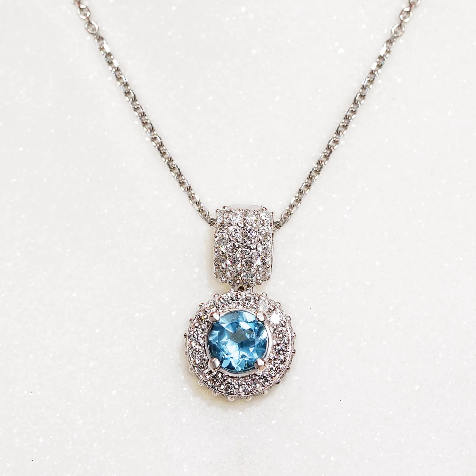 Blue Topaz and Diamonds Chubby Pendant Basic