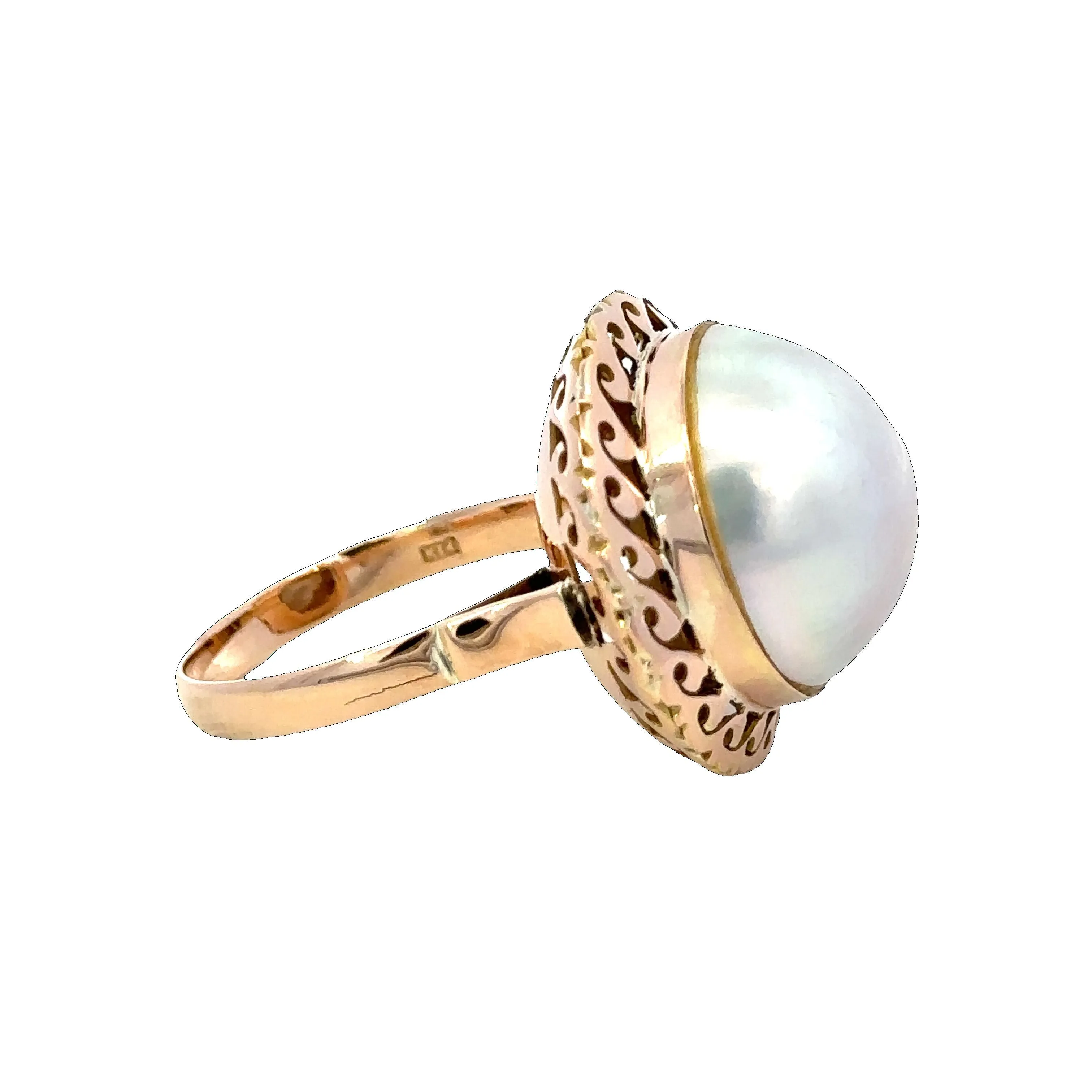 Captivating Marine Gem 14ct Yellow Gold Single Mabe Pearl Ring