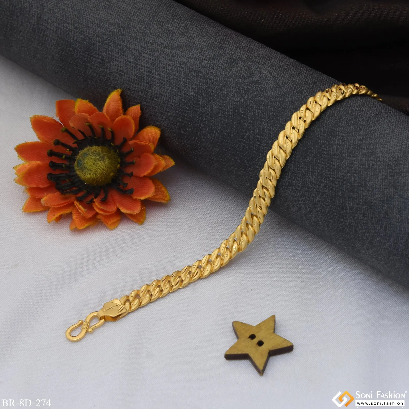 Decorative Design Best Quality Gold Plated Pokal Bracelet for Men - Style D274
