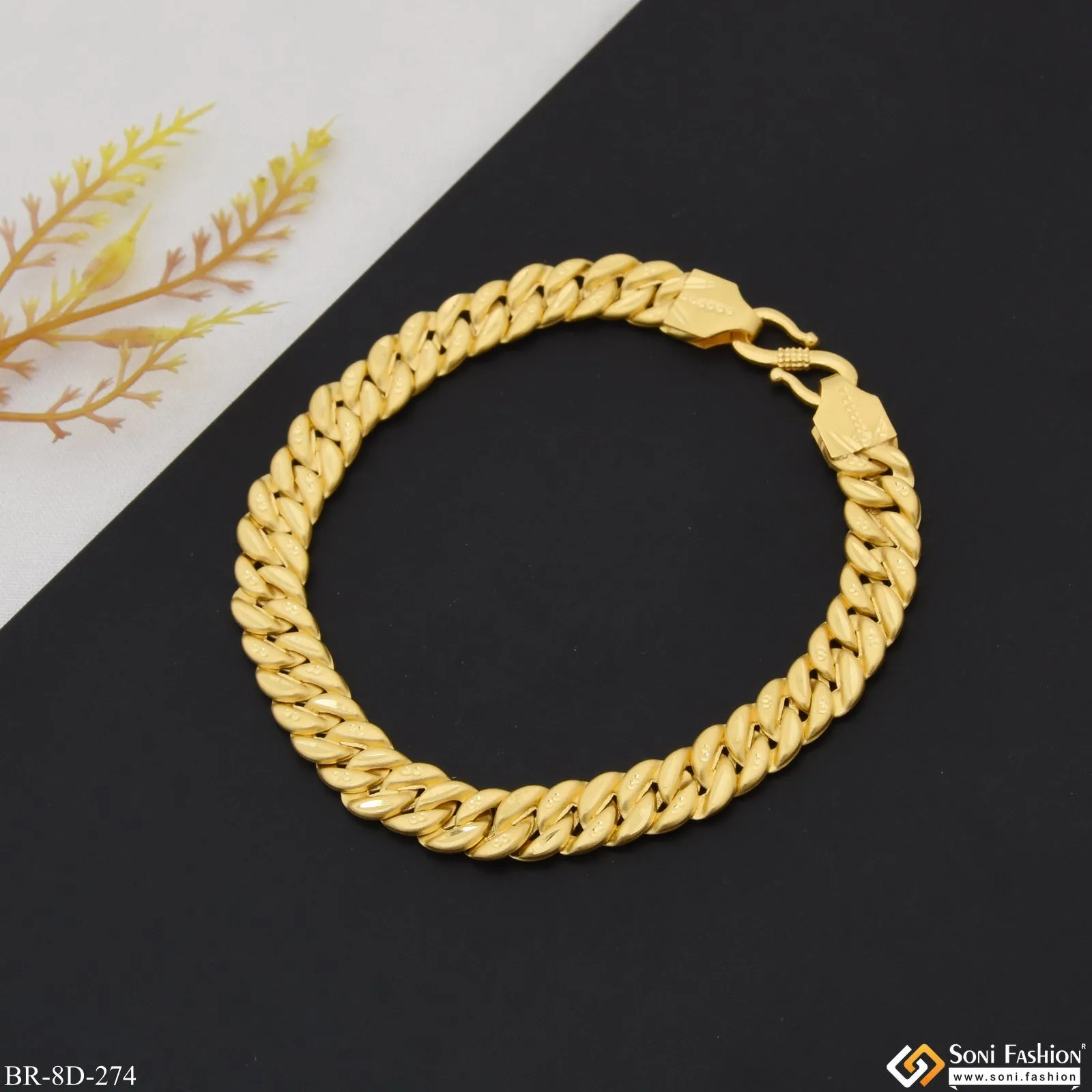 Decorative Design Best Quality Gold Plated Pokal Bracelet for Men - Style D274
