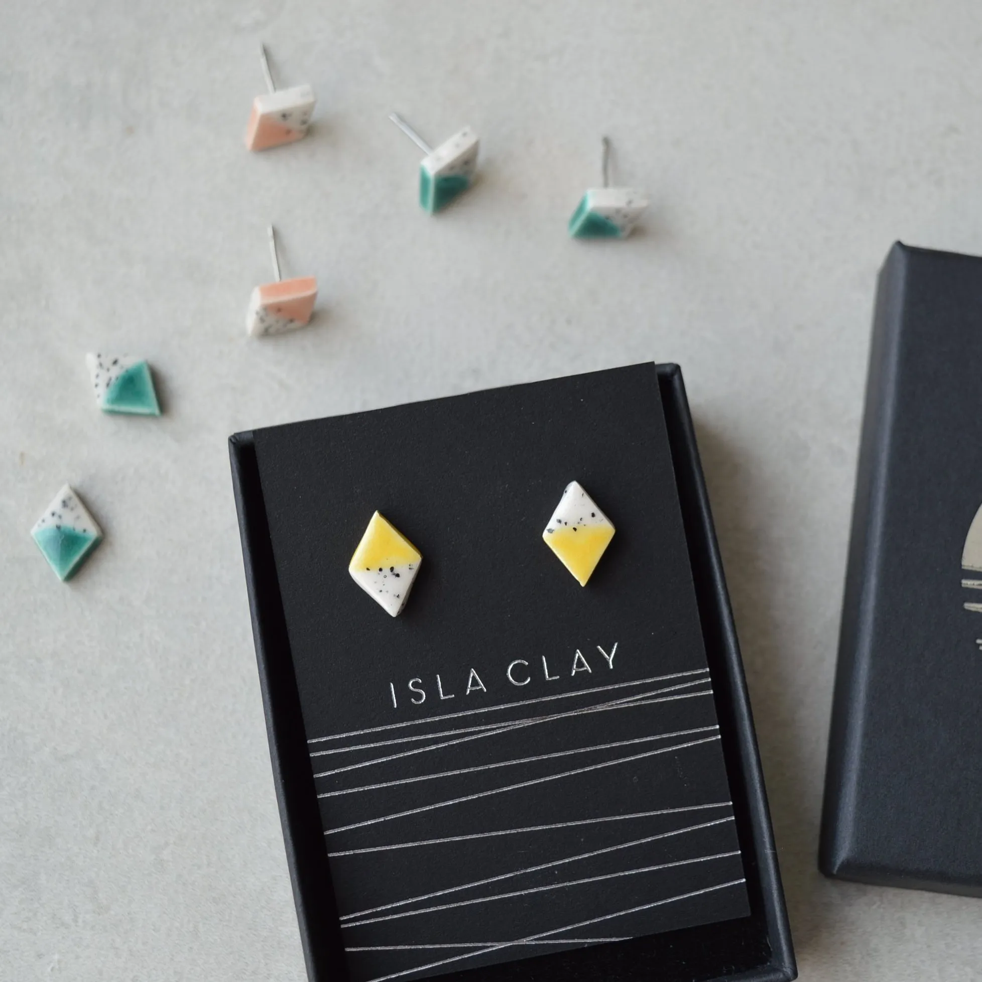 Exotic seas stud earrings