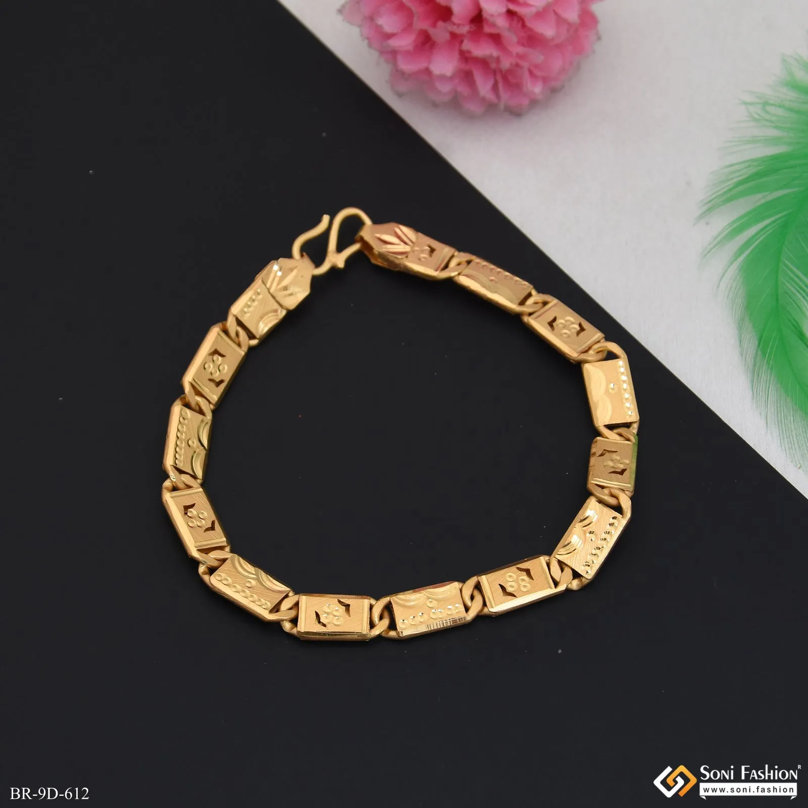 Funky Design Gold Plated Nawabi Bracelet for Men - Style D612