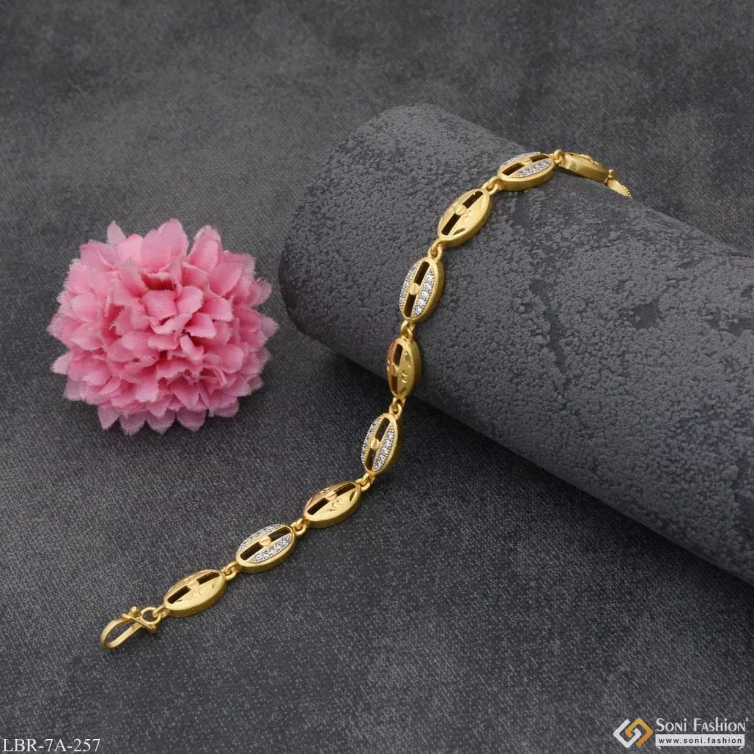 Funky Design With Diamond Cool Design Gold Plated Bracelet For Lady - Style A257