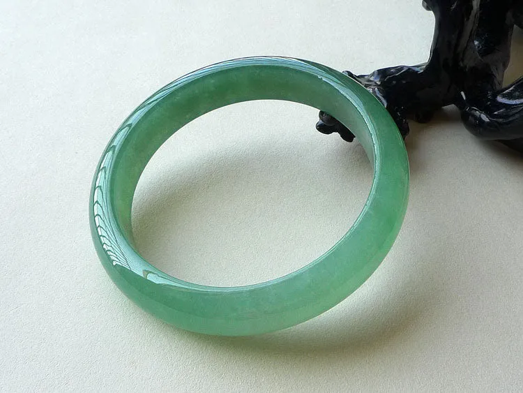 Natural Jade Bangle Jadeite Bangle Internal Diameter 55mm BER226