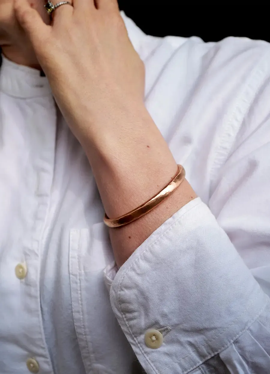 Solid 9ct Gold Hand Forged Oval Bangle