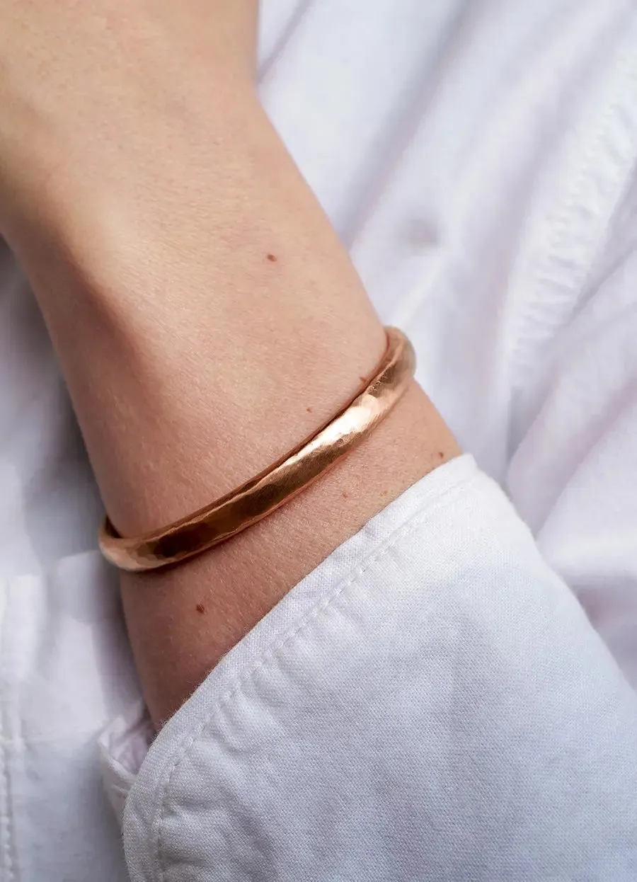 Solid 9ct Gold Hand Forged Oval Bangle